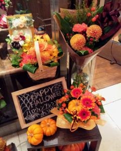 ハロウィン 花屋ブログ 千葉県千葉市美浜区の花屋 テーブルコサージュ ラボにフラワーギフトはお任せください 当店は 安心と信頼の花キューピット加盟店です 花キューピットタウン