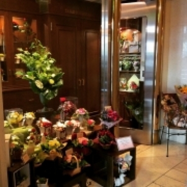 「テーブルコサージュ・ラボ」　（千葉県千葉市美浜区）の花屋店舗写真1